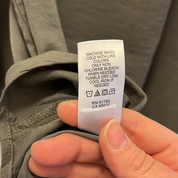 Maurice’s solid gray flowy tunic style shirt Size Medium - Picture 6 of 6